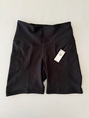(NWT) Old Navy Active Powersoft High-Rise Go-Dry 6” Inseam Black Bike Shorts, XS